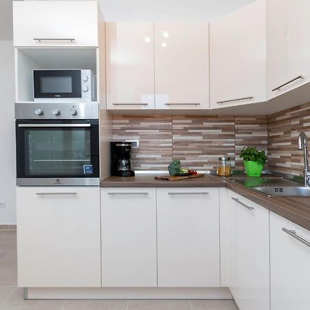 Apartment Rubina With Secure Parking Медулин Экстерьер фото